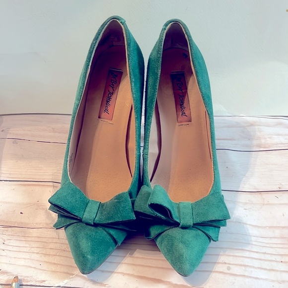 Betsy Johnson Remixx Bow Suede Pointed Toe Heels Sz 7.5 Women - Picture 5 of 10